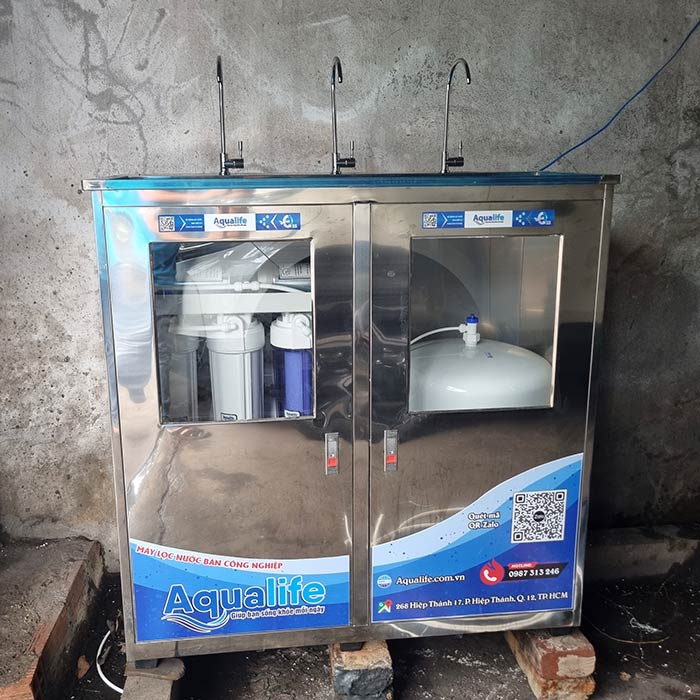 Máy lọc nước bán công nghiệp 100 lít/h 3 vòi tủ inox