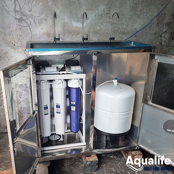 Máy lọc nước công suất lớn 100 lít/h vỏ tủ inox Aqualife