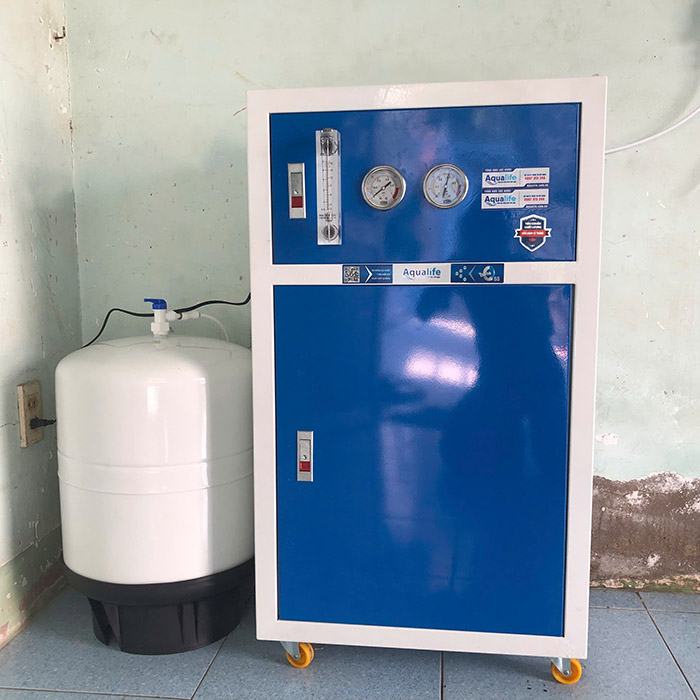 Máy lọc nước công suất lớn 75 lít/giờ tủ thép sơn tĩnh điện