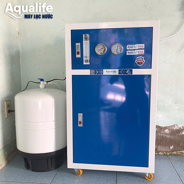 Máy lọc nước công suất lớn 75 lít giờ tủ thép sơn tĩnh điện