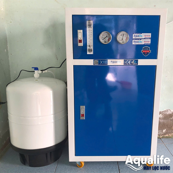 Máy lọc nước RO bán công nghiệp 120 lít mỗi giờ tủ thép