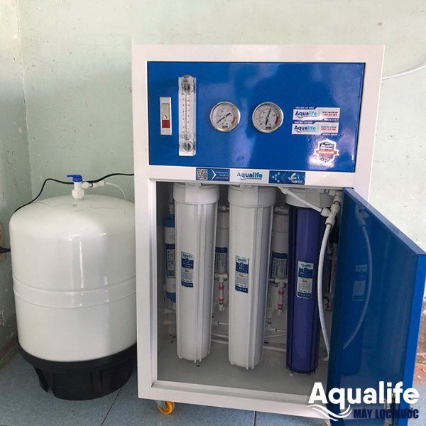Hệ thống máy lọc nước RO công suất 120 l/h tủ thép sơn tĩnh điện