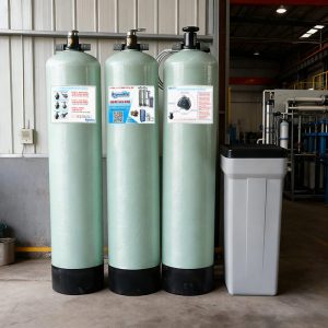 Hệ 3 trụ Composite 1252 xử lý nước nhiễm vôi