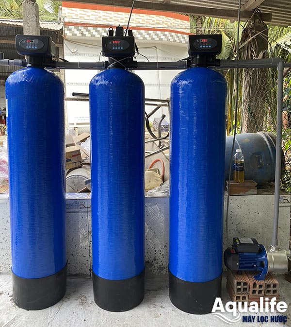 Trụ lọc Composite xử lý nước giếng khoan bị vàng và mùi tanh