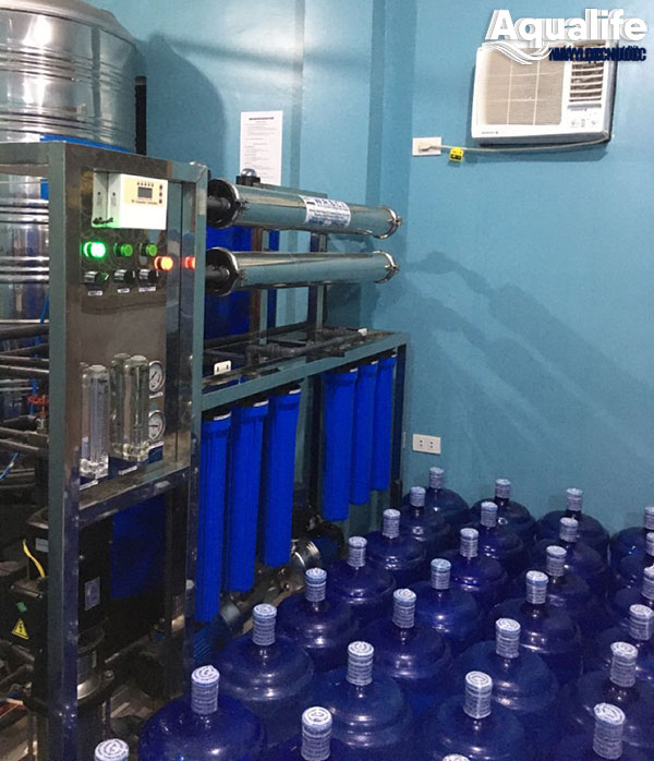 Hệ thống lọc nước tinh khiết RO sản xuất nước uống