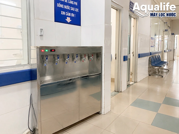Máy lọc nước công suất lớn cho bệnh viện và nhà ăn tập thể