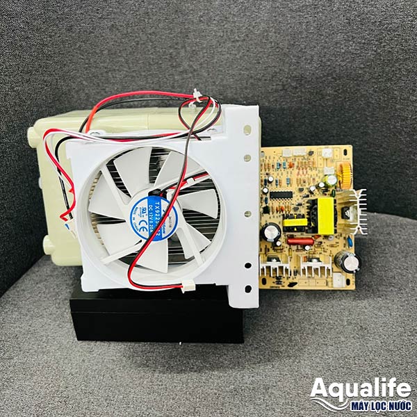 Hệ thống làm lạnh Chip trên máy lọc nước