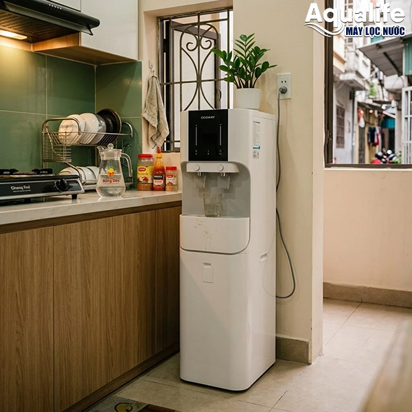 Máy lọc nước RO nóng lạnh dung tích lớn Coway CHP-671R chính hãng